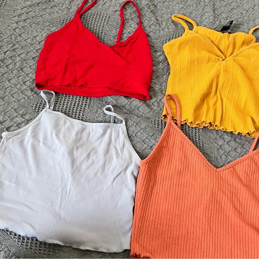 4 crop tops set